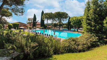 2 piscinas al aire libre