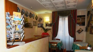 Dining - Buonarroti Home (Rome)