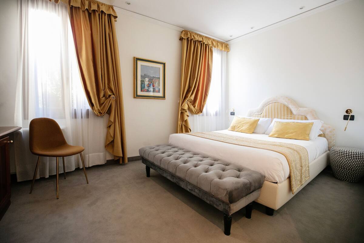Phòng đôi phong cách cổ điển, 1 giường cỡ king | Chăn bông, minibar, két bảo mật tại phòng, màn/rèm cản sáng