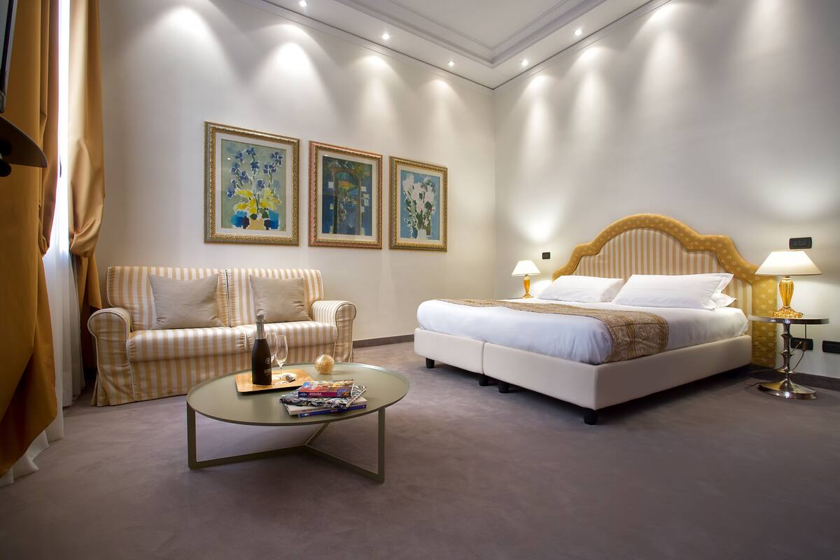 Phòng Suite Junior | Chăn bông, minibar, két bảo mật tại phòng, màn/rèm cản sáng