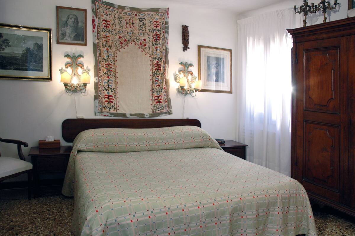 Double or Twin Room, Shared Bathroom | 1 bedroom, Egyptian cotton sheets, premium bedding, down duvets