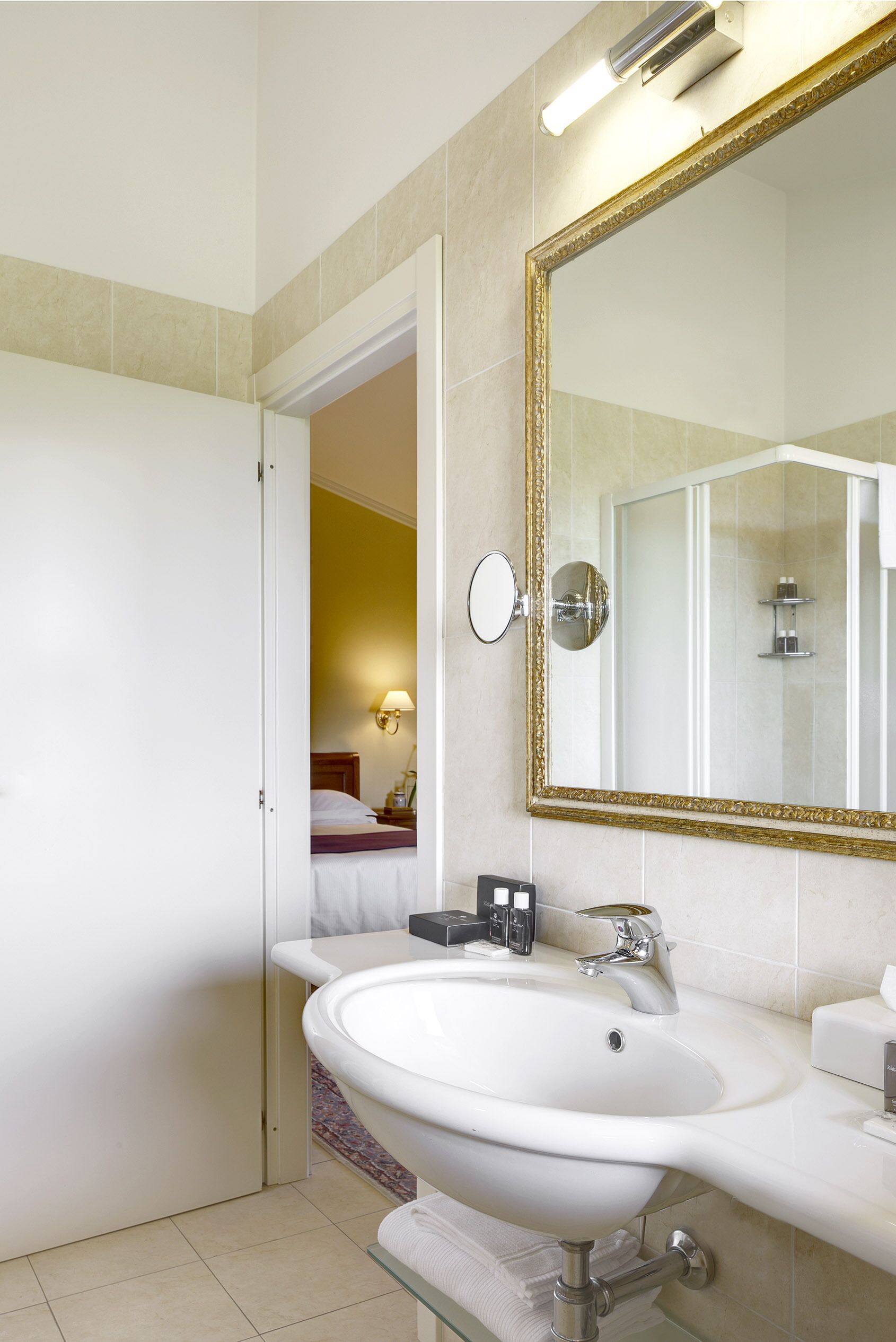 1 bedroom, down duvets, minibar, in-room safe