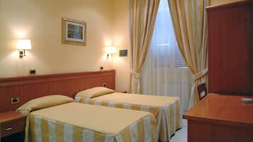 Doppelzimmer | Minibar, Zimmersafe, individuell eingerichtet, Schreibtisch