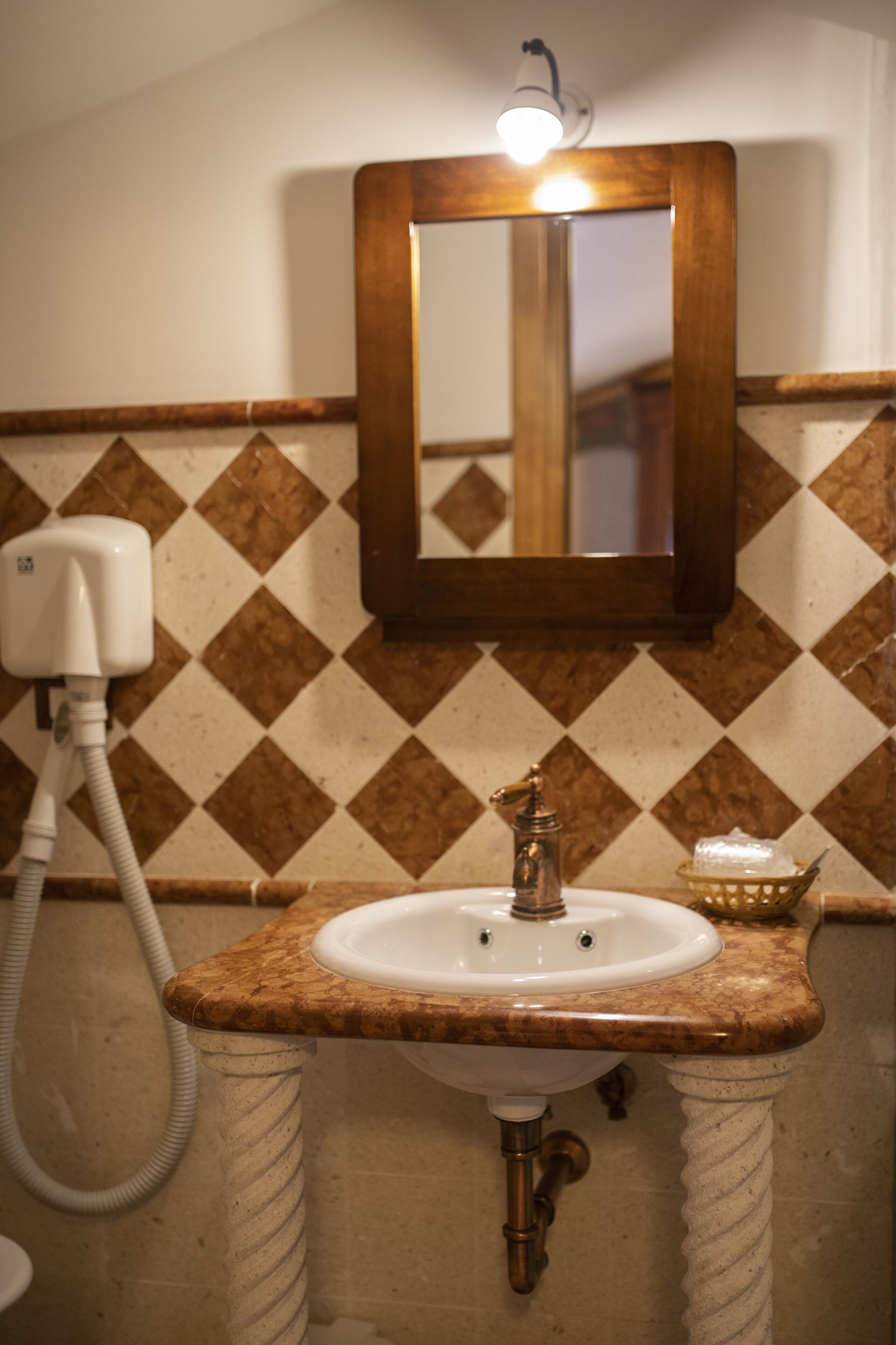 double or twin room | bathroom | shower, free toiletries, hair dryer, bidet