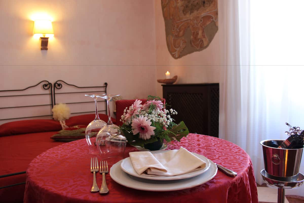 double or twin room | in-room dining