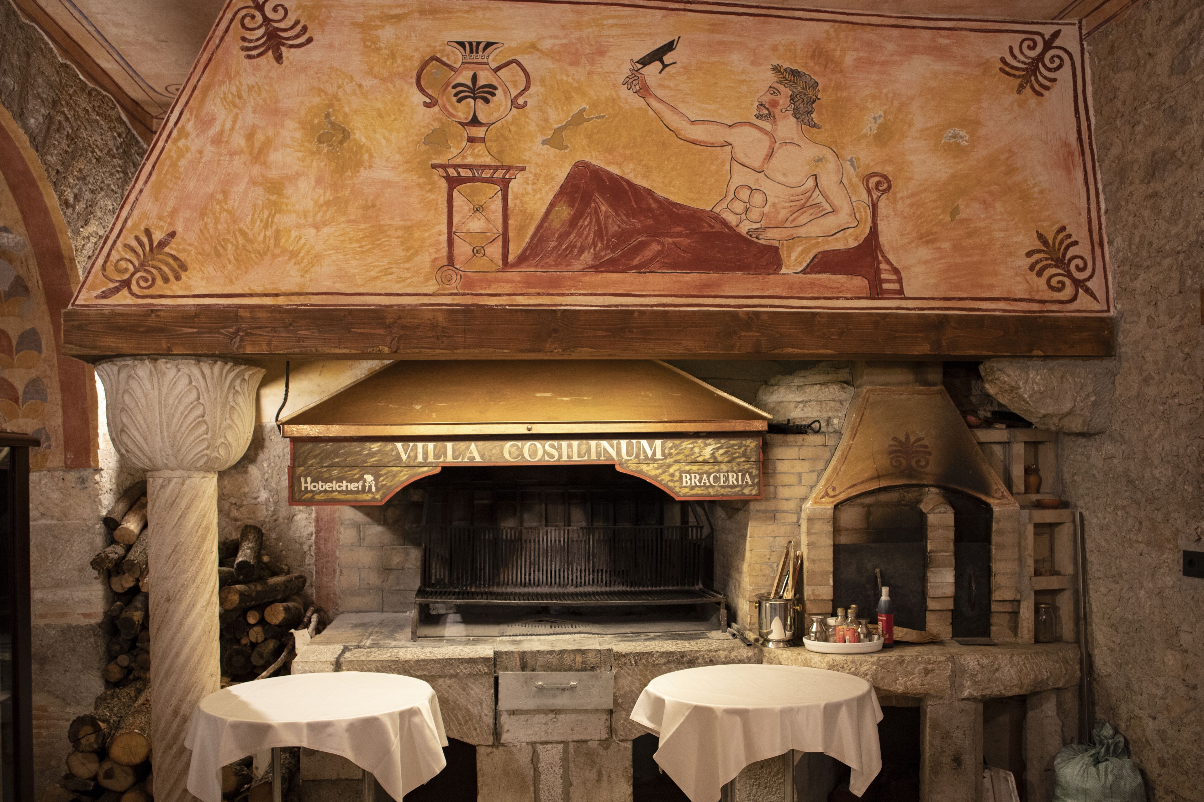 Se sirven almuerzos y cenas, cocina local