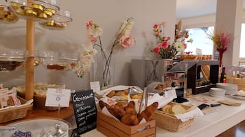 Petit-déjeuner buffet compris tous les jours