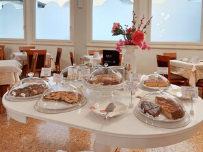 Petit déjeuner buffet compris tous les jours