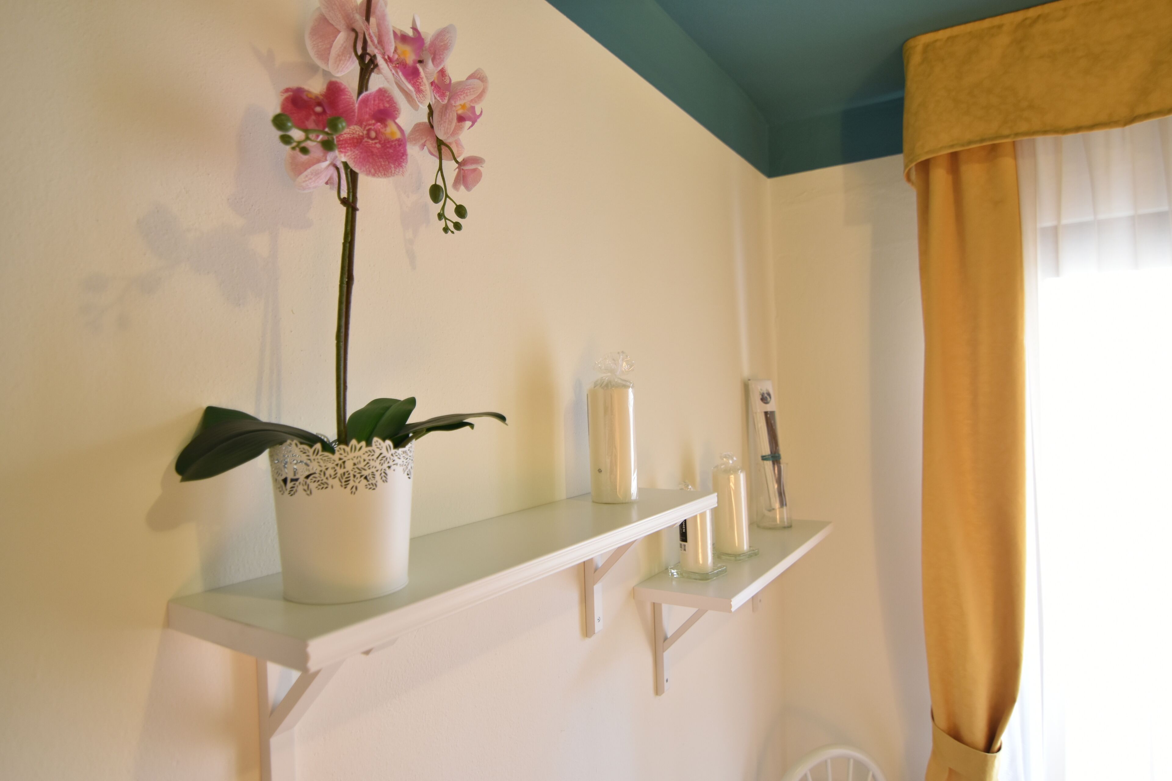 deep-tissue massages, thai massages, sports massages, massages