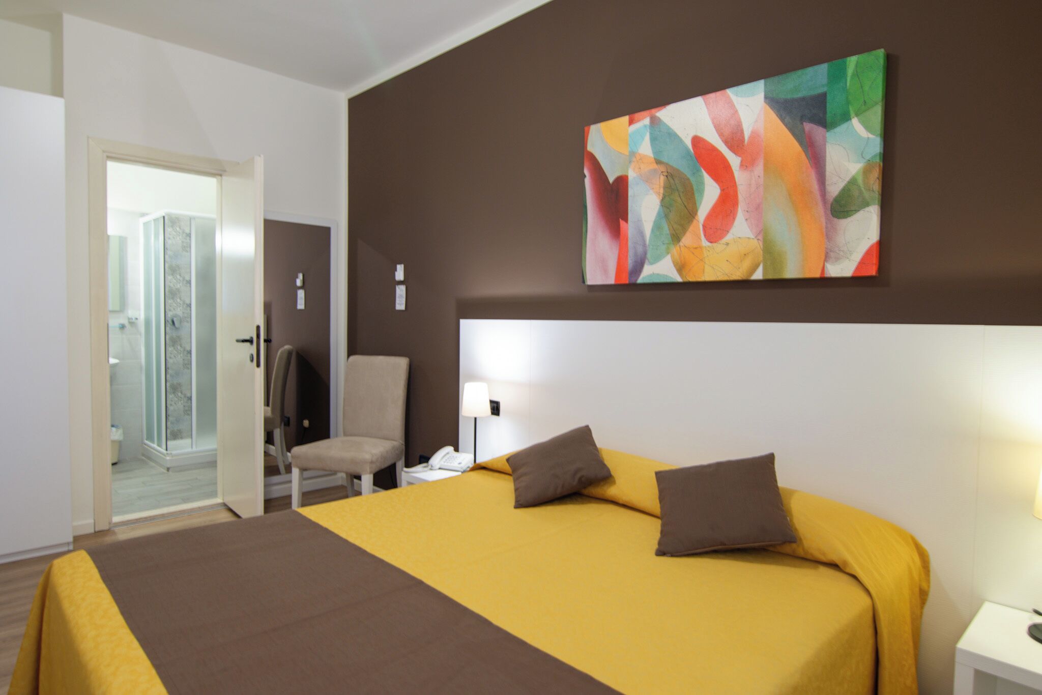 classic double or twin room | 1 bedroom, minibar, in-room safe, desk