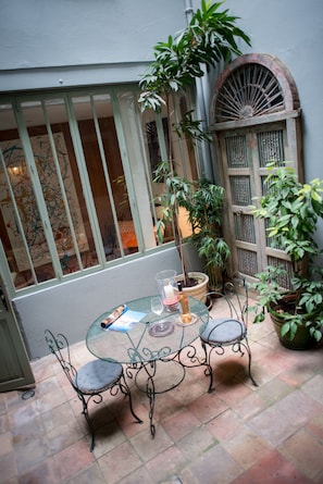 Exterior - La Banasterie (Avignon)