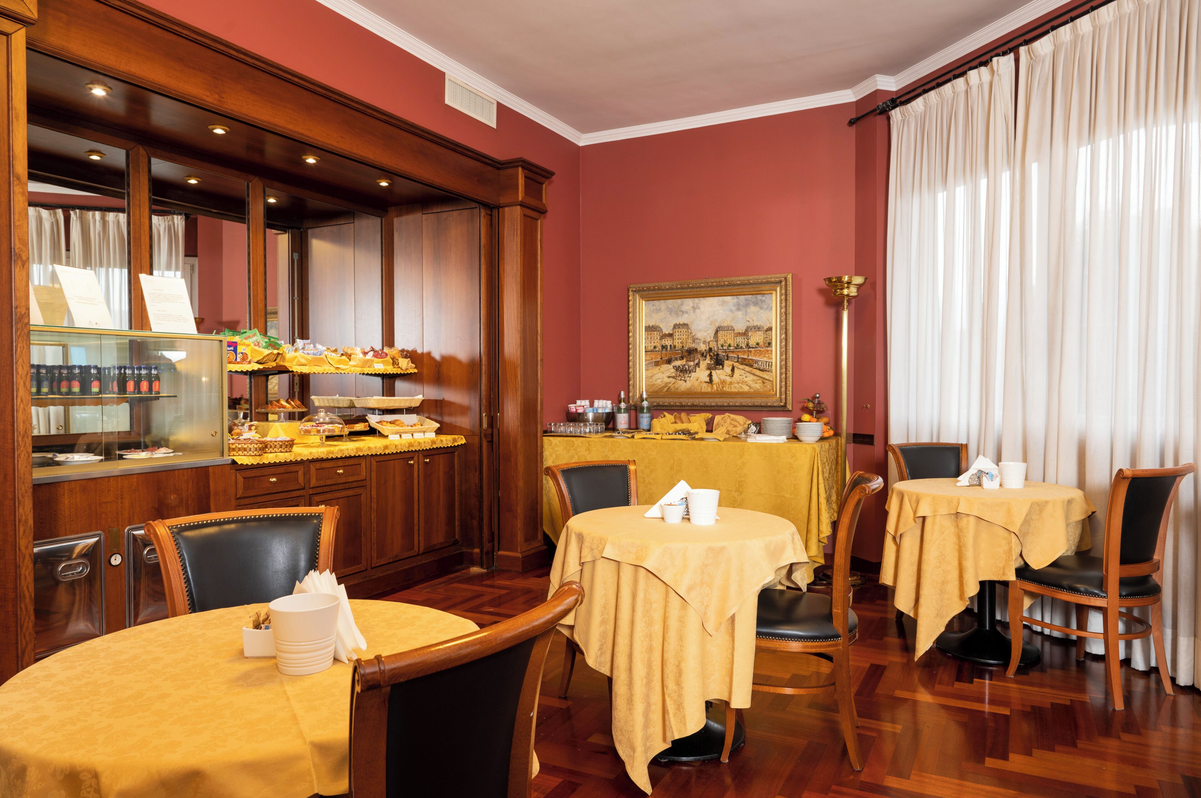 Colazione a buffet, servita tutte le mattine (15 EUR a persona) 