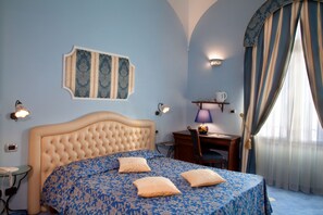 Sábanas de algodón egipcio, ropa de cama de alta calidad y minibar 