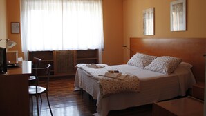 Dobbeltrom | Italienske Frette-laken, sengetøy av topp kvalitet og blendingsgardiner