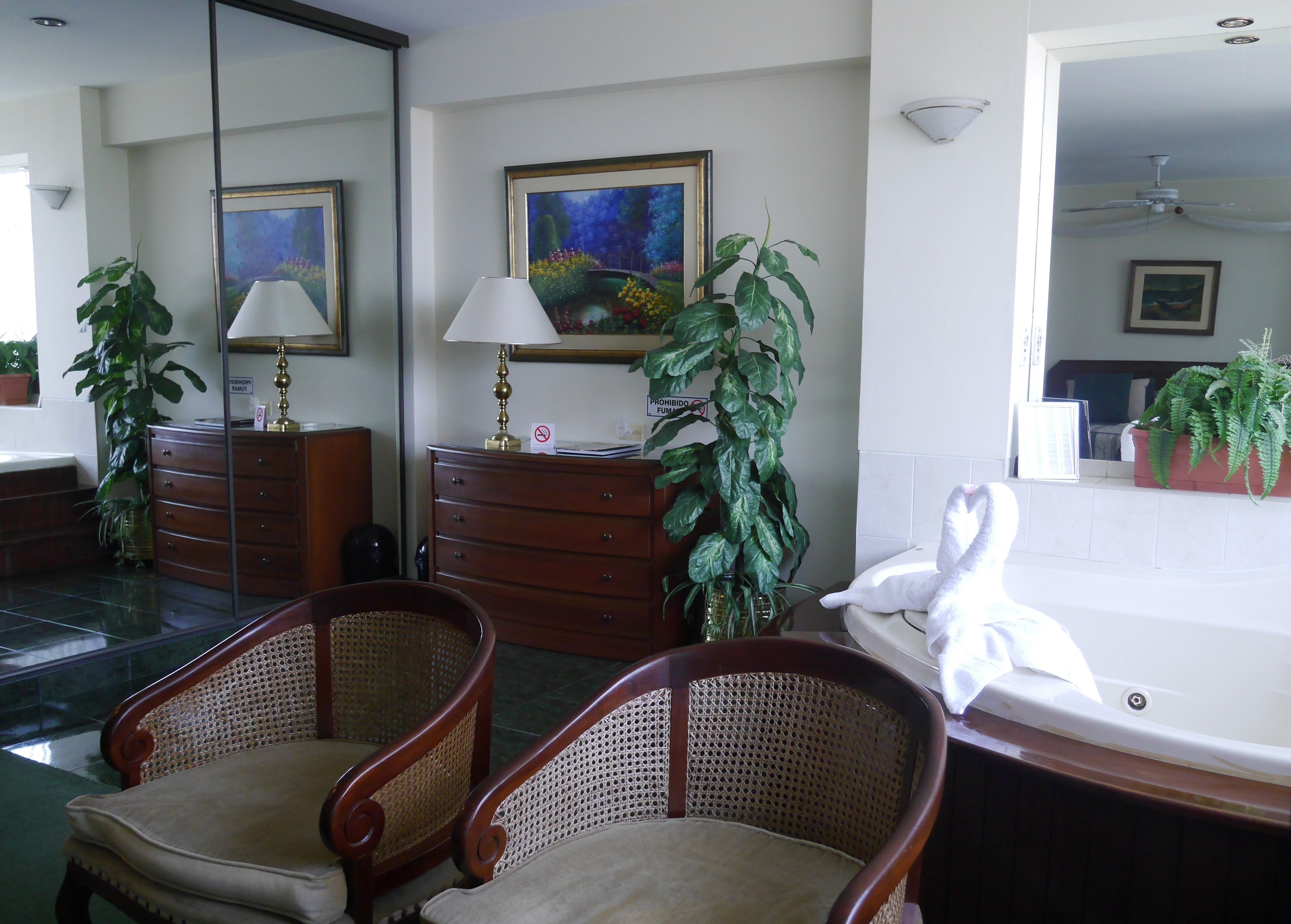 luxury suite | premium bedding, minibar, in-room safe, desk