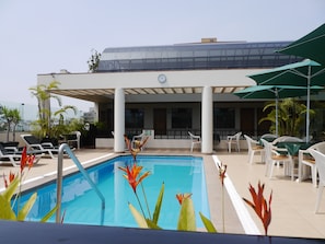 Outdoor pool - Hotel Boulevard (Lima)