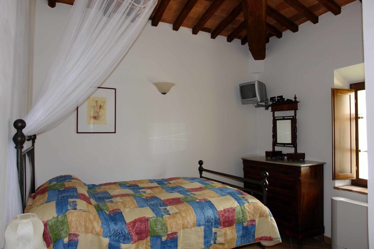 Colchones con pillow-top, decoración personalizada y muebles diferentes 
