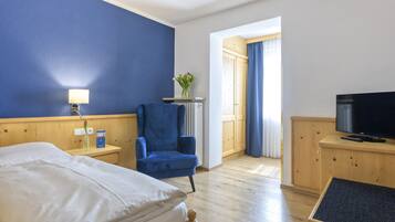 Habitación individual | Caja de seguridad en la habitación, escritorio y wifi gratis