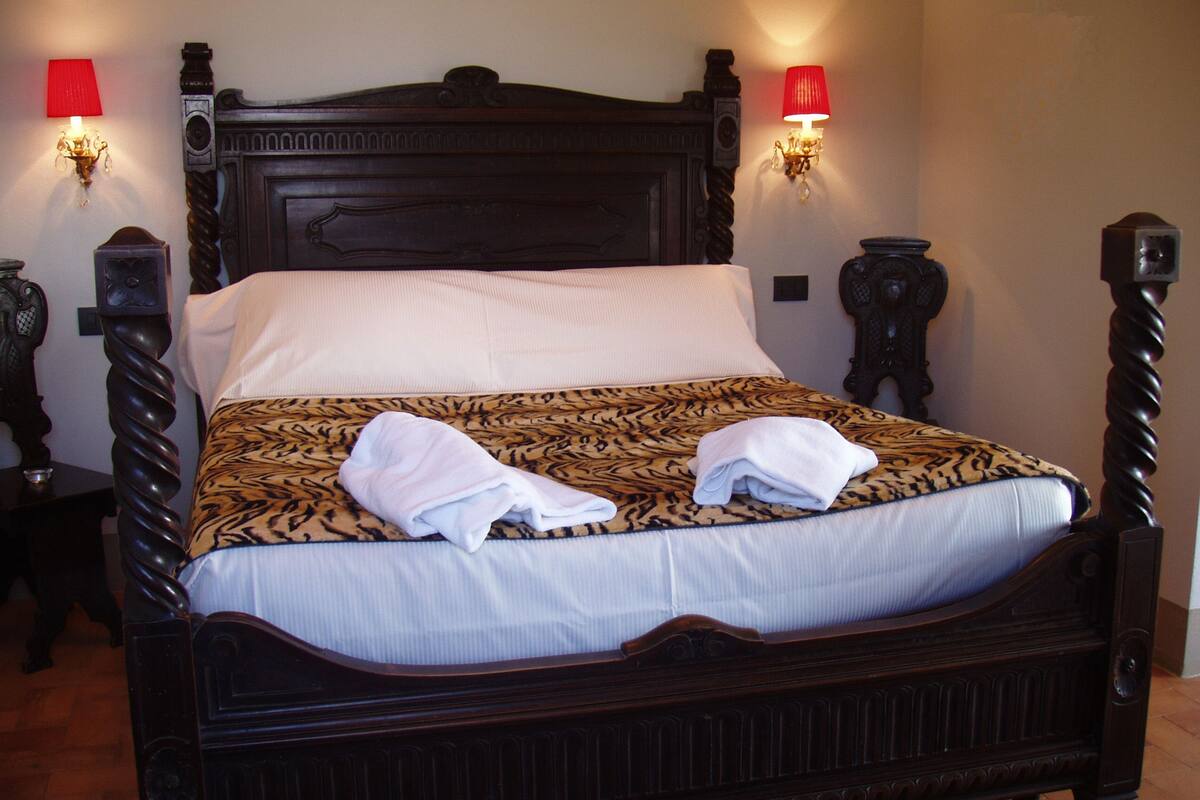 Premium bedding, minibar, in-room safe, individually furnished
