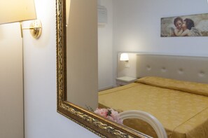 Bureau, rideaux occultants, Wi-Fi gratuit