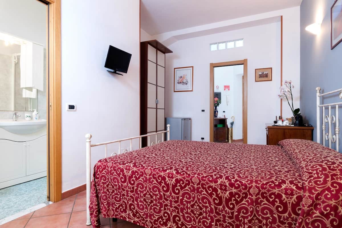 Habitación doble | Escritorio, cortinas blackout y wifi gratis