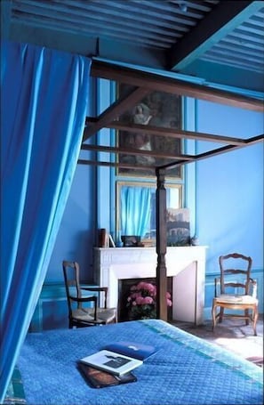 Chambre Deluxe double | Draps italiens de Frette, lit avec matelas Select Comfort