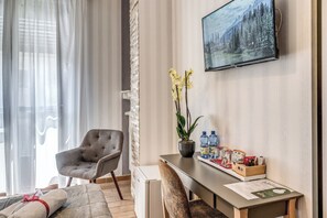 Desk, iron/ironing board, cribs/infant beds, free WiFi - Marta Inn (Rome)