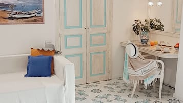 Minibar, in-room safe, desk, blackout curtains