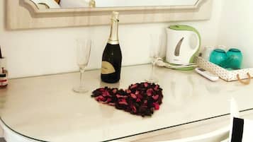 Standard Double Room, Terrace | Minibar, in-room safe, desk, blackout curtains