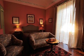 Cribs/infant beds, rollaway beds, free WiFi, bed sheets
