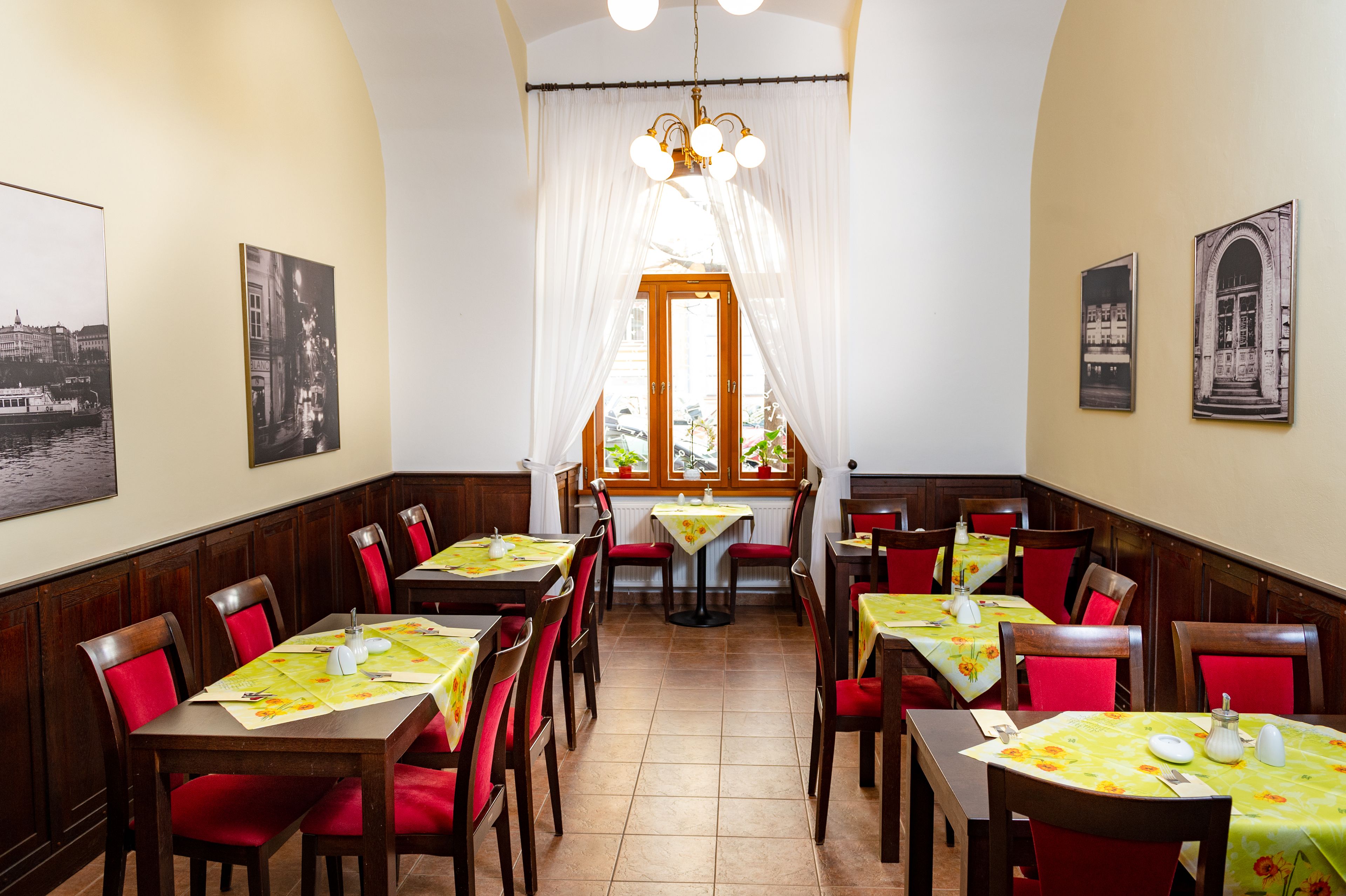 包含每日自助早餐