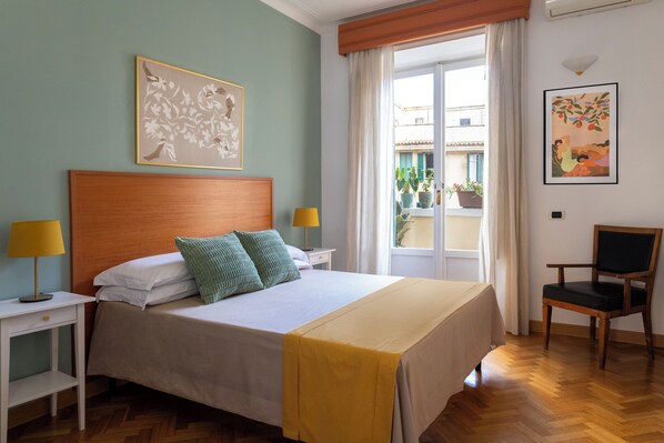 Doppelzimmer, Balkon | Hochwertige Bettwaren, Select-Comfort-Betten, Minibar