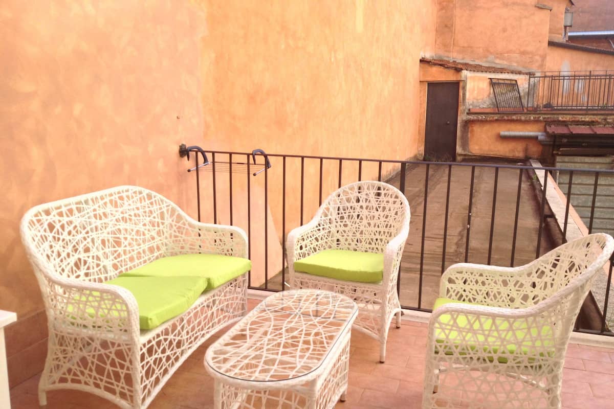 Apartment, 2 Bedrooms (Depandance Via Liberiana 24) | Desk, free cots/infant beds, rollaway beds, free WiFi