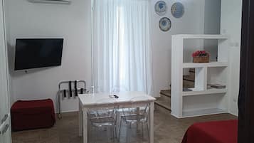 Quarto quádruplo | Roupas de cama premium, edredons de pluma, frigobar, cofres nos quartos