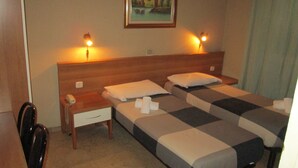 Economy Double Room, Shared Bathroom - Hotel Ca' Grande (Milan)