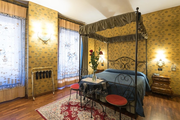 Minibar, coffres-forts dans les chambres, chambres insonorisées