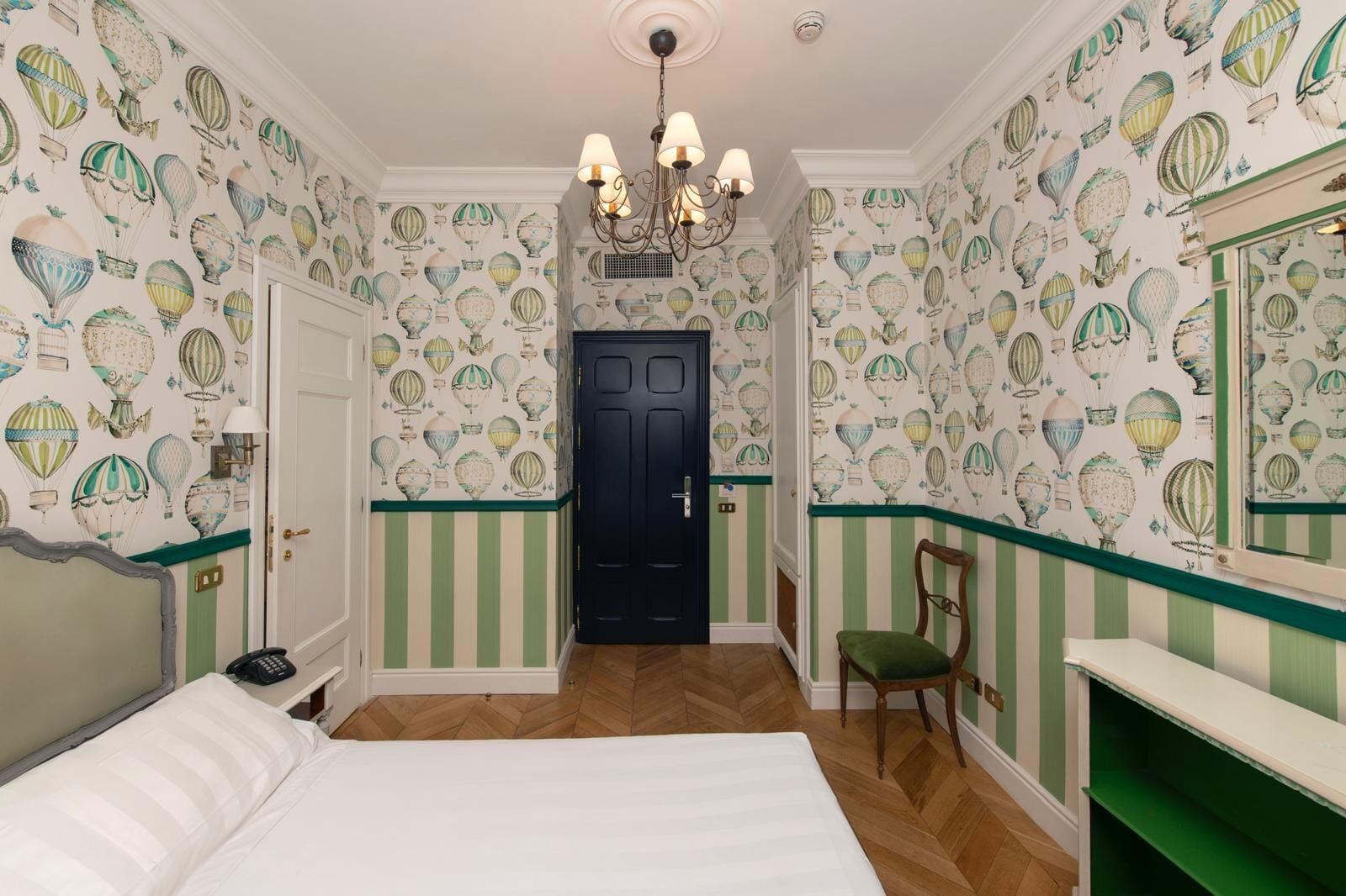 Dubbelrum eller tvåbäddsrum | Duntäcken, minibar, värdeförvaringsskåp på rummet och unika möbler