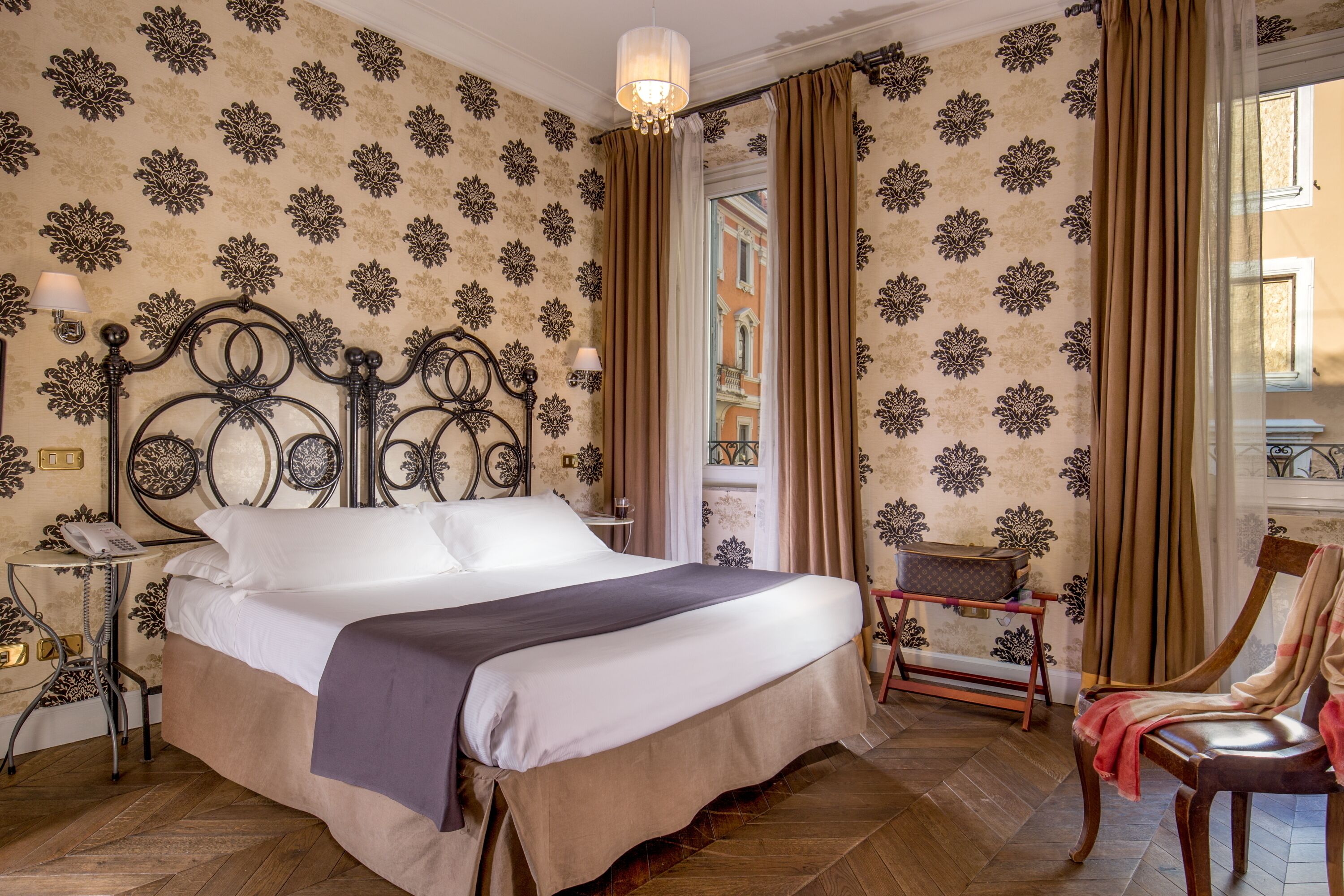 superior double or twin room | 1 bedroom, down duvets, minibar, in-room safe