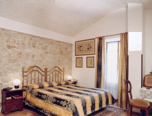 Minibar, in-room safe, soundproofing, iron/ironing board - La Voce del Vento (Pastena)