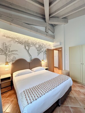 Appartement, uitzicht op meer | Luxe beddengoed, een kluis op de kamer, een laptopwerkplek