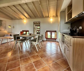 Apartment, 1 Bedroom, Garden View | Private kitchen