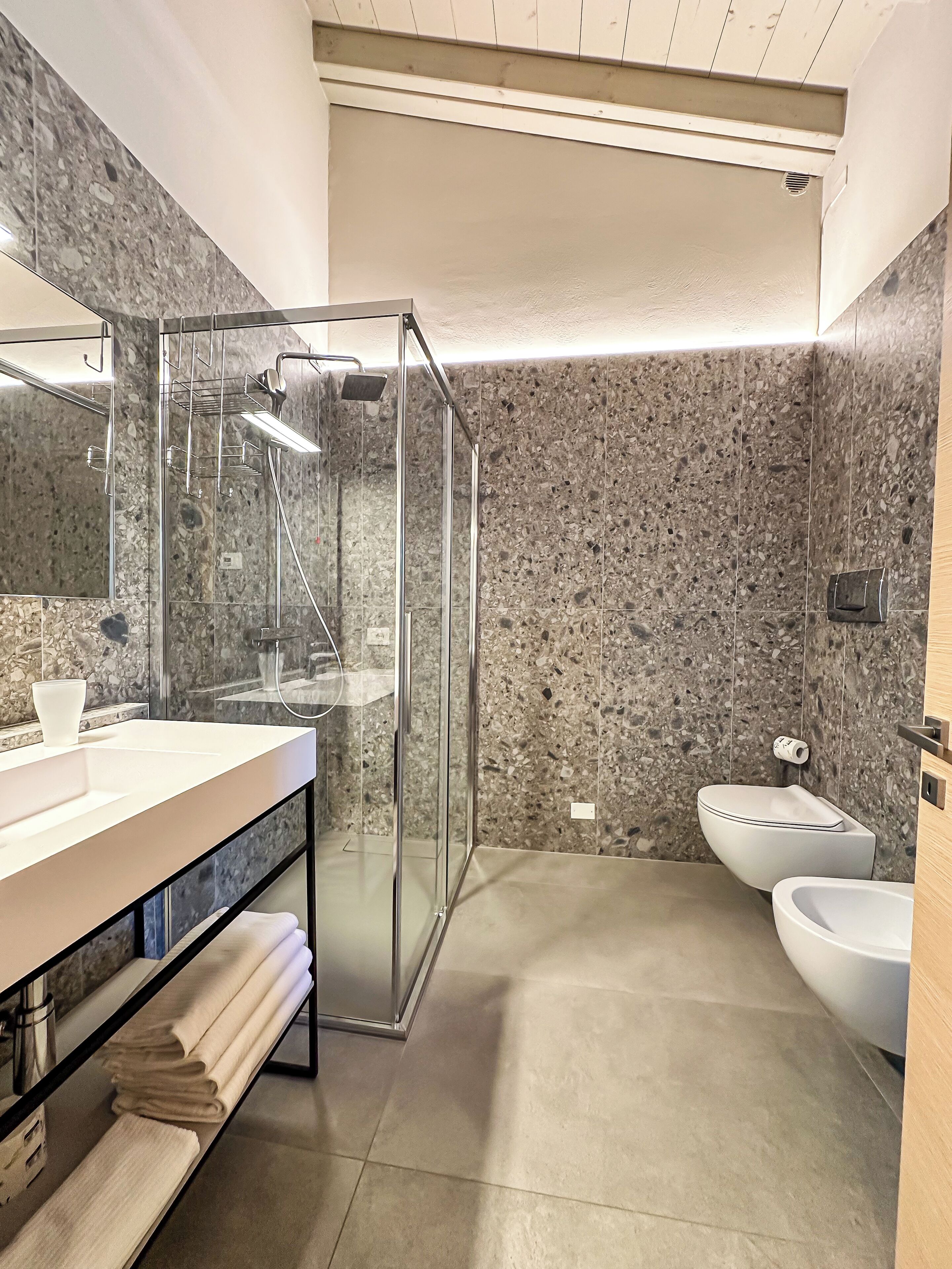 Basic Apartment, Terrace, Lake View | Bathroom | Shower, hair dryer, towels, soap