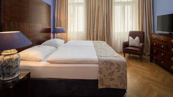 Grand Suite | Hypo-allergenic bedding available, minibar, in-room safe, desk