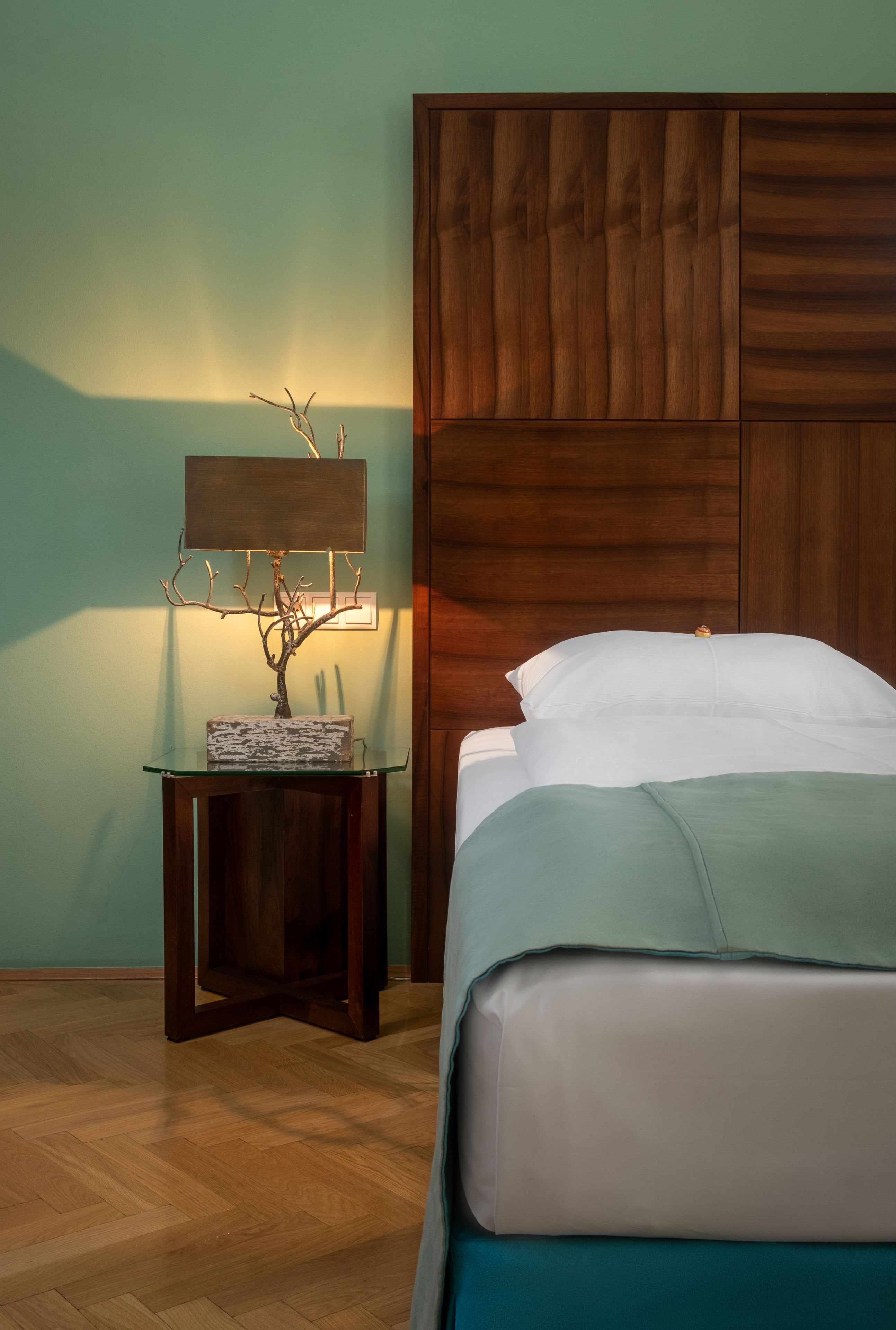 Comfort Suite | Hypo-allergenic bedding, minibar, in-room safe, individually decorated