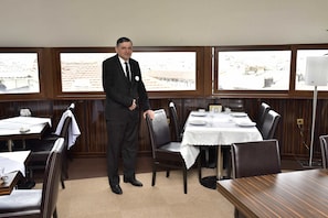 Lunch and dinner served - Hotel Topkapı (Istanbul)
