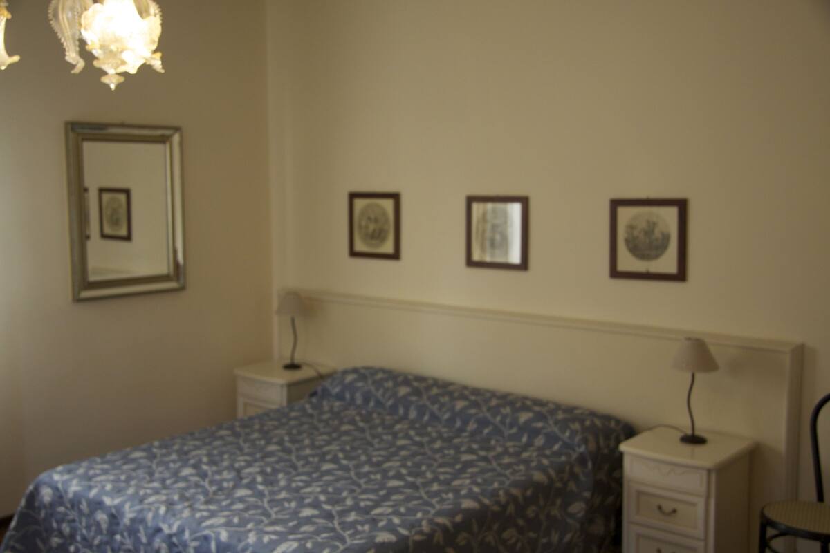 Triple Room | Frette Italian sheets, desk, iron/ironing board (on request)