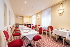 Daily buffet breakfast (EUR 25 per person)