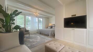 Family Suite, Kitchen, Canal View | 1 bedroom, desk, iron/ironing board, free WiFi