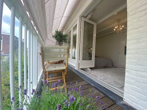 Familie suite, keuken, uitzicht op het water | Terras