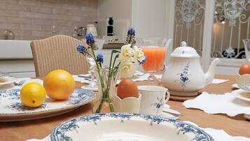 Family Suite, Kitchen, Canal View | 1 bedroom, desk, iron/ironing board, free WiFi